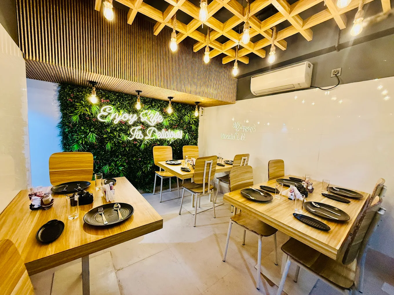Restaurant and dining at Swaad Bhoomi